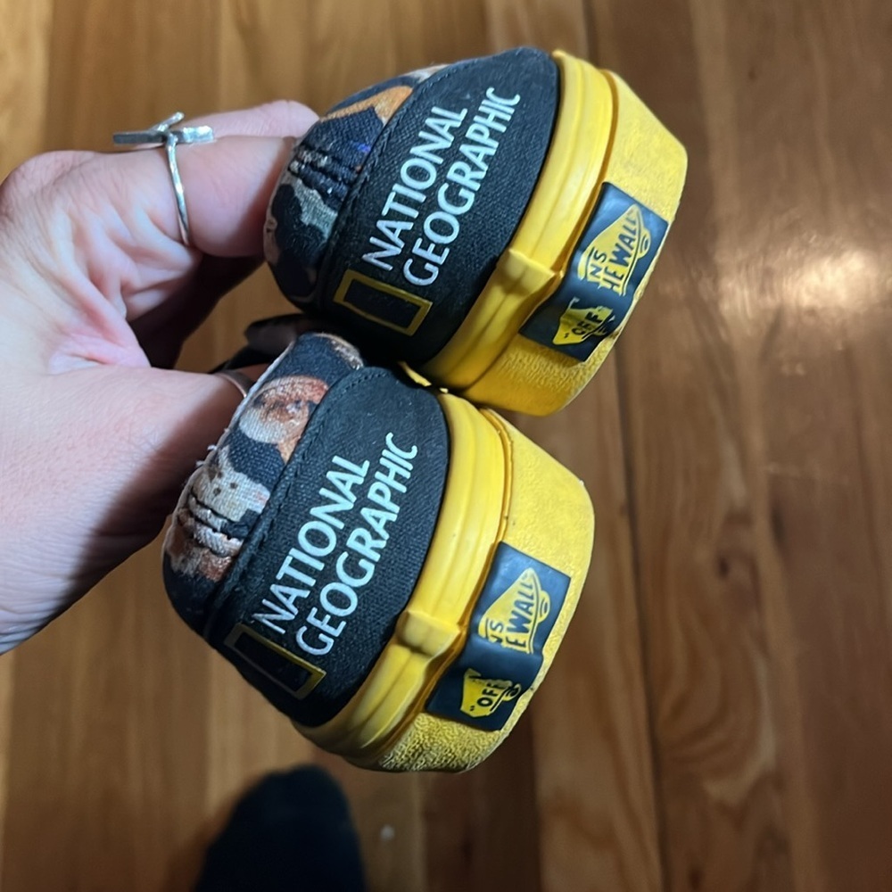 Kids Vans x National Geographic low top size 1.5 see pics GUC. - Picture 4 of 6